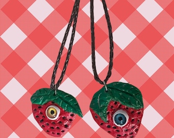 Berry Of My Eye || Colar com pingente de olho de morango de argila feito à mão de 18”