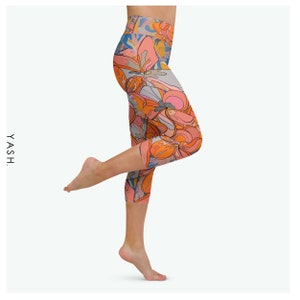 Flowers Print Capri Leggings For Yoga, All- over Printed Leggings, Workout Leggings, Rave Leggings