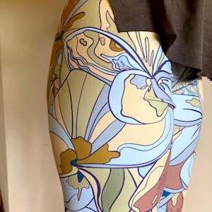 Floral Print High-Waisted Yoga Leggings for Women | Breathable, Sweat-Wicking Leggings