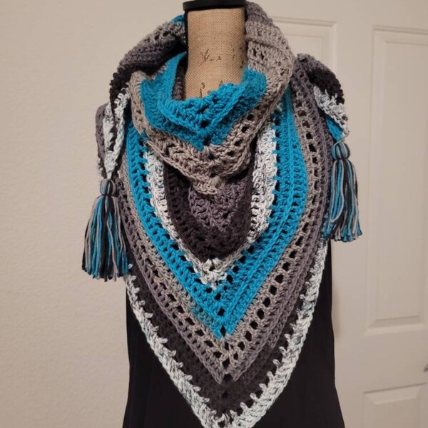 Wild Oleander Shawl (blue, black  gray, and white) this is a modified Wild Oleander Hooded Scarf. Pattern by Wickedly Handamde