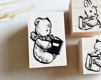 Lesender Teddybär Stempel | Krimgen Illustrationen Holzstempel