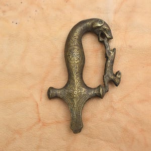 Vintage handgemaakte Indiase Mughal islamitisch messing leeuw herten greep zwaard Shamshir gevest handvat