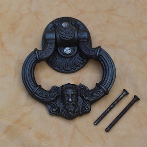 Vintage Cast Iron Victorian Face antique Door Knocker Handle Knob Pull Ring