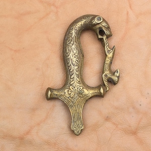 Vintage handgemaakte Indiase sikh mughal islamitisch messing leeuw en hert greep zwaard shamshir gevest handvat