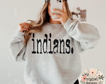 Diseño de mascota tipográfica de los Indians para descarga digital, PNG de equipo escolar con aspecto desgastado