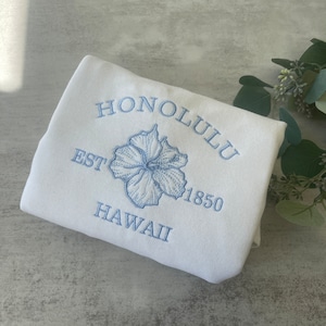 Embroidered Honolulu Hibiscus Sweatshirt, Hibiscus Flower Crewneck Sweatshirt, Graphic Sweatshirt, Trendy Sweatshirt, Aesthetic Sweatshirt