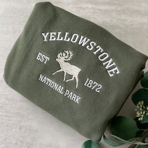 Embroidered Yellowstone National Park Sweatshirt, Wyoming Sweatshirt, Yellowstone Sweatshirt, Gift for Him, Gift for Her, Aesthetic, Trendy