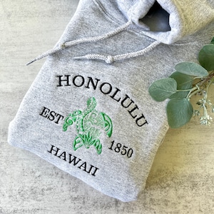 Embroidered Beach Sweatshirt, Honolulu Hawaii Hoodie, City Hoodie, Embroidered Hawaii Hoodie, Embroidered City Sweatshirt, Gray, Turtle