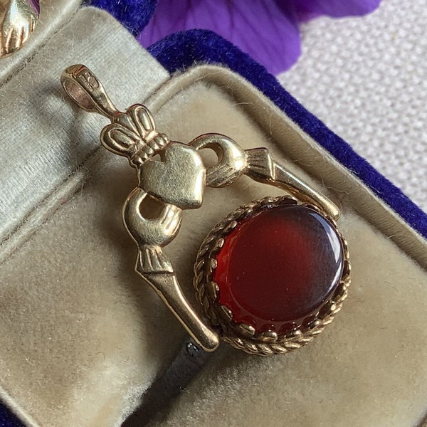 Vintage 9ct gold spinning fob pendant, vintage 9ct gold claddagh pendant