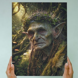 Impression d'art aîné gobelin des bois - créature mystique de la forêt, portrait détaillé de lutin, décor fantastique terreux, art mural lutin magique