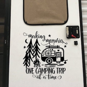 Calcomanía de puerta de RV, calcomanía de ventana de RV, calcomanía deslizable, calcomanía de camper, calcomanía de camping, calcomanía de viaje de camping, fogata, regalo de camping, calcomanía de autocaravana