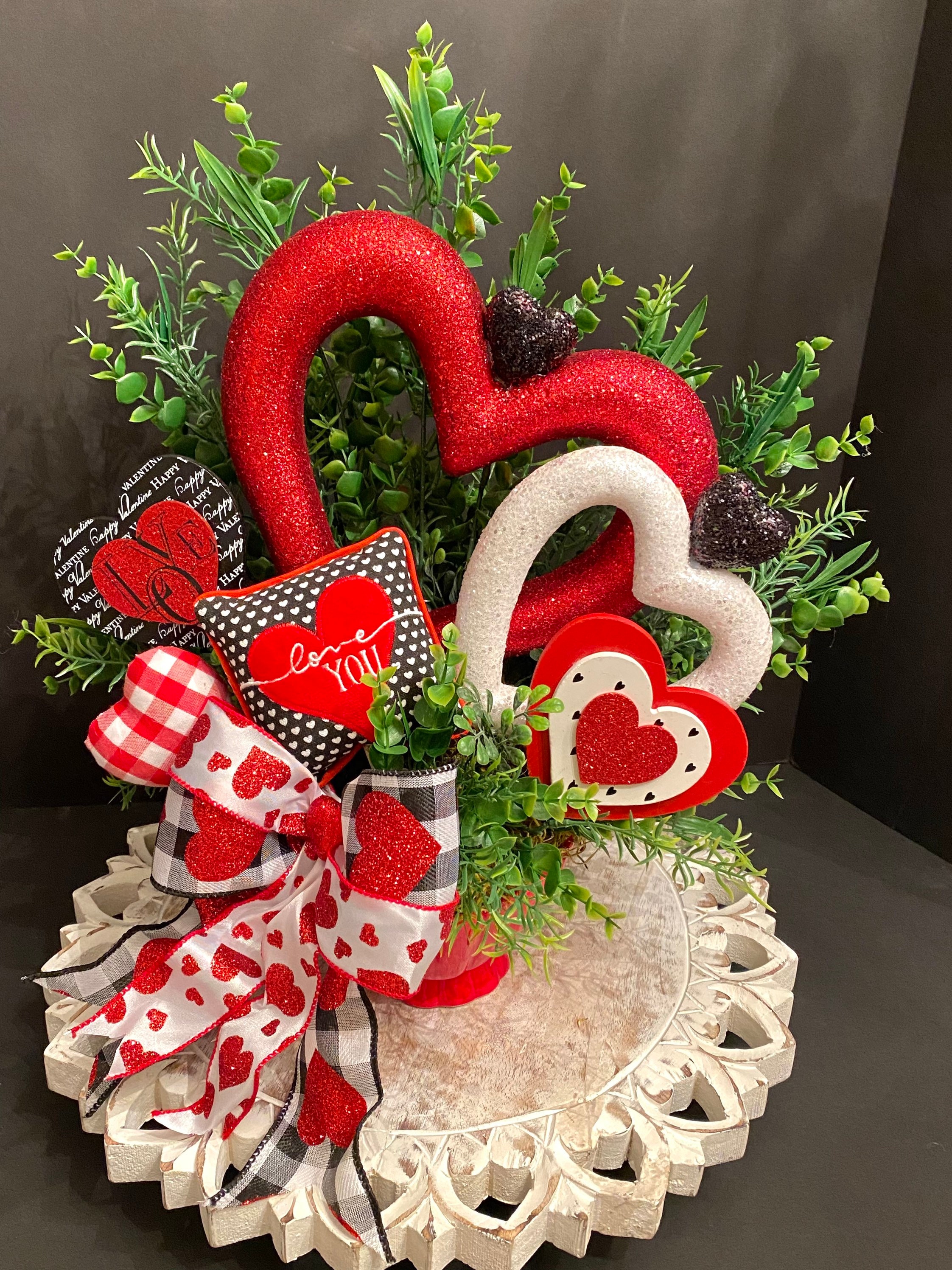 Valentines Centerpiece Table Valentines Day Hearts Red Black Floral ...