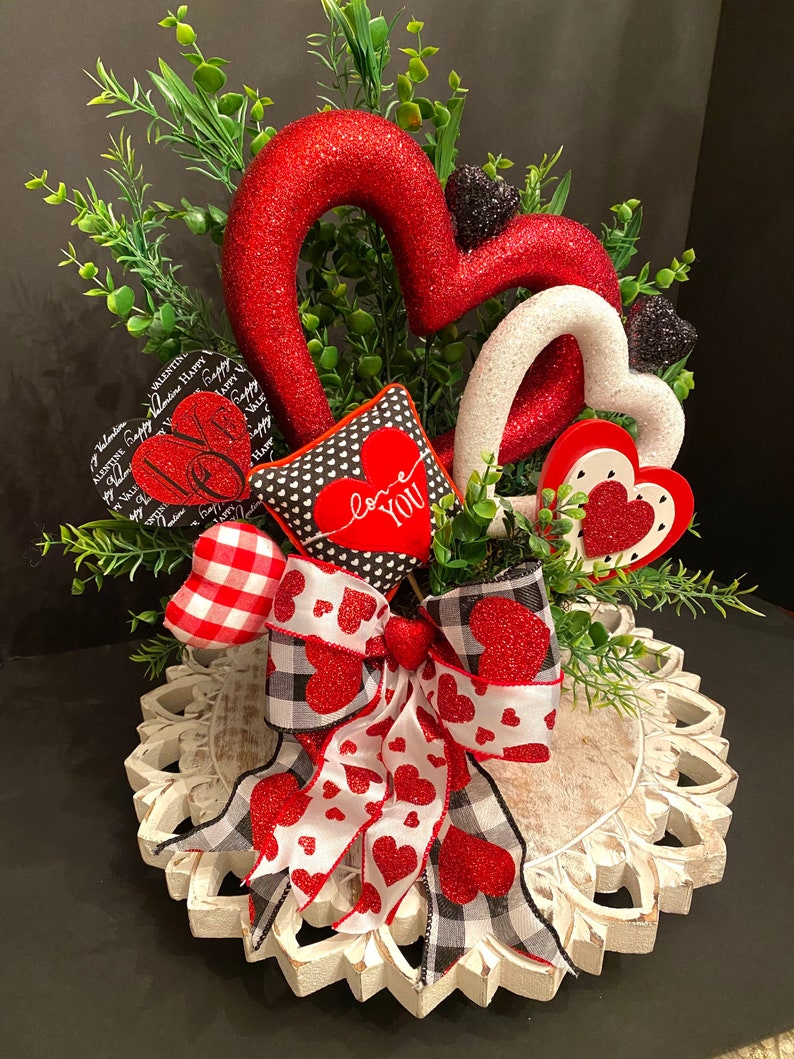 Valentines Centerpiece Table Valentines Day Hearts Red Black Floral ...