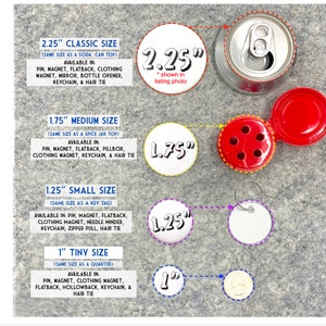 Puede incluir: Cuatro insignias redondas en blanco de diferentes tama&ntilde;os, 2,25 pulgadas, 1,75 pulgadas, 1,25 pulgadas y 1 pulgada de di&aacute;metro. El texto "shown in listing photo" est&aacute; al lado de la insignia de 2,25 pulgadas. La insignia de 2,25 pulgadas se muestra encima de una lata de refresco. La insignia de 1,75 pulgadas se muestra encima de una caja de p&iacute;ldoras roja. La insignia de 1,25 pulgadas se muestra encima de un llavero. La insignia de 1 pulgada se muestra encima de una moneda de un cuarto de d&oacute;lar estadounidense.