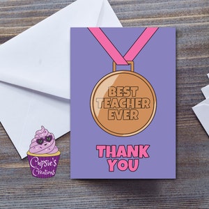 Tarjeta de agradecimiento con la medalla al mejor maestro de todos los tiempos, muestre su aprecio por la guardería, jardín de infantes, tutor de preescolar, asistente de enseñanza de su hijo
