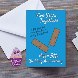 Tarjeta del quinto aniversario - Aniversario de madera - Tarjeta divertida - Tarjeta con juego de palabras de madera - Tarjeta para el esposo - Tarjeta para la esposa - Tarjeta de cinco años