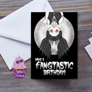 Tarjeta de cumpleaños de vampiro gótico: diseño fantástico para amantes del terror