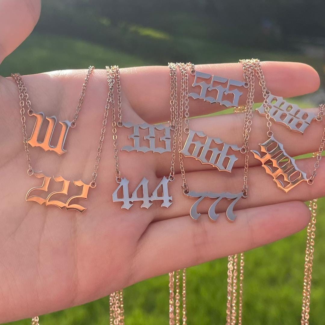 ◾️必見◾️ジュエリーセット（ネックレス・時計など）シルバー　ジャンク　約3キロ Vixen アクセサリー 宙ジュエリー 三日月 | ビクセン オンラインストア