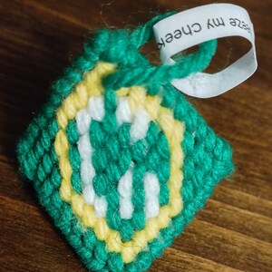 Plastic Canvas Hershey Kiss Holder Instructions - Squeeze My