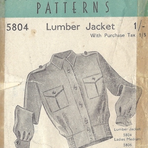 Op de afbeelding: Vintage naaipatroon van Blackmor Patterns voor een lumberjack-jas, artikelnummer "5804". De afbeelding toont een jas met kraag, twee borstzakken en knopen. Het patroon is voor een dames medium maat, 91 cm borstomvang.