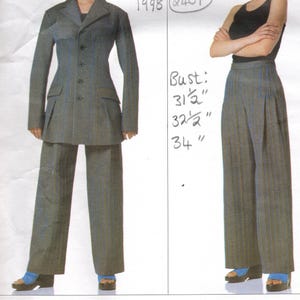 1998 Vintage VOGUE Symönster (BYST: 89 - 91 - 89 cm) Jacka & Byxor (2407) Av Issey Miyake Vogue 2109