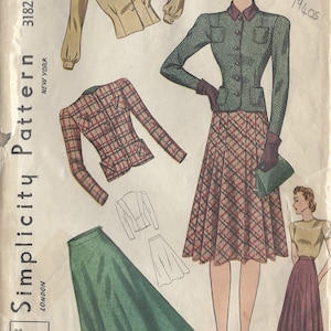 Op de afbeelding: Een vintage naaipatroon voor een damesrok en jasset. Het patroon is voor maat 16 en heeft een borstomvang van 86 cm. Het patroon bevat een groene rok, een geruite rok, een geruite jas en een effen groene jas. Het patroon is van Simplicity en kost 15 cent.