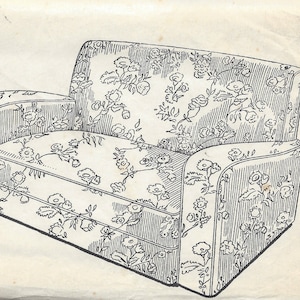 Könnte beinhalten: Eine Schwarzweiß-Zeichnung eines Sofabezugmusters. Das Muster zeigt ein florales Design mit einem sich wiederholenden Motiv aus Blumen und Blättern. Der Text "Blackmore So-Easy 2/1" ist auf der rechten Seite des Bildes gedruckt. Der Text "34 Settee Cover" ist in der oberen rechten Ecke des Bildes gedruckt. Der Text "Sizes and Material Required: 34 48ins, across seat 10 yds. 36" ist auf der linken Seite des Bildes gedruckt.