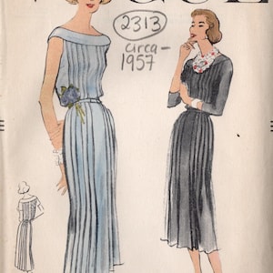 1957 Vintage VOGUE Sewing Pattern B32