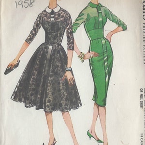 Może przedstawiać: Wzorzec szycia vintage do sukienki z czarną tiulową spódnicą i zielonym gorsetem. Numer wzoru to R488, a rok to 1958. Wzór jest przeznaczony do sukienki z pełną spódnicą lub dopasowaną spódnicą.