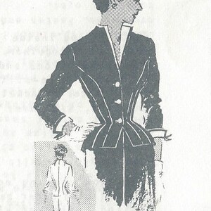 Op de afbeelding: Een zwart-witte illustratie van een vrouw die een getailleerd jasje draagt met een ingeknepen taille. De illustratie is afkomstig uit een Amerikaans patroonboek. Het patroonnummer is 1169 en de ontwerper is Briggance van Frank Gallant.