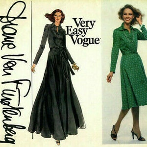 Op de afbeelding: Vintage naaipatroon met twee jurk ontwerpen. Eén is een lange, zwarte jurk met een ceintuur in de taille. De andere is een groene, knielange jurk met een stippenpatroon. Het patroon is gelabeld "Diane Von Furstenberg" en "Very Easy Vogue."