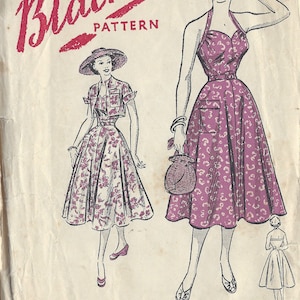 Op de afbeelding: Vintage naaipatroon voor een jurk met halternek en een volle rok. Het patroon is voor een borstomvang van 86 cm en vereist 4,5 meter stof van 91 cm breed. Extra maten zijn ook beschikbaar: 8428 voor een borstomvang van 91 cm en 8430 voor een borstomvang van 96 cm.