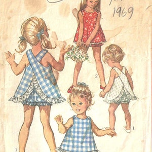 1969 Children’s Vintage Sewing Pattern (Size 4 – Breast 23in) TOP & BLOOMERS (C19)  Simplicity 8165