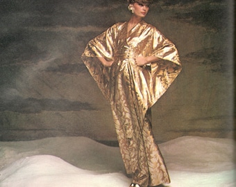 1973 Vintage VOGUE Patrón de costura B34″ CAFTAN ROBE DressS (R877R) Vogue 8551