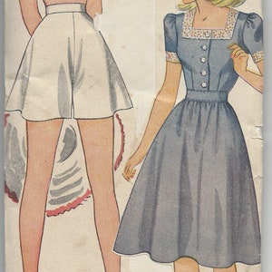 1940s Vintage Sewing Pattern B36in DRESS & PLAYSUIT (R542)  Simplicity 4321