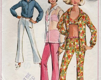 1966 Vintage Sewing Pattern Bell-Bottom Pants, Shirt, Bra-Top B34in (2146) Simplicity 6501