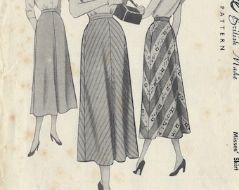 1940s Vintage Sewing Pattern SKIRT W32in (R295) By McCall 8018