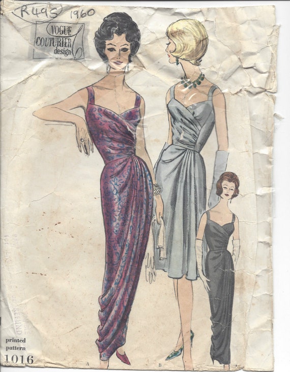1960s Vintage VOGUE Sewing Pattern DRESS B32