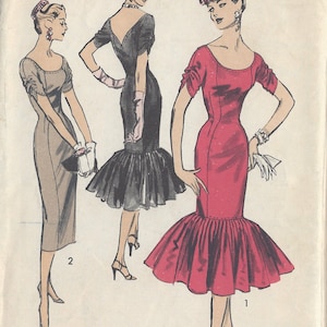 Op de afbeelding: Vintage naaipatroon voor een jurk met een getailleerd lijfje en een volle rok. Het patroon is voor maat 10 en heeft een borstomvang van 71 cm. Het patroon is van Advance American Designer en heet "The Easy Printed Pattern!"