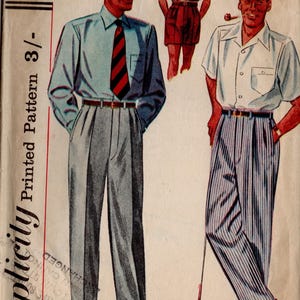 Puede incluir: Patrón impreso Simplicity vintage de 1951 con ilustraciones de ropa de hombre. El patrón incluye diseños de camisas, pantalones y pantalones cortos. La cintura es de 71 cm.