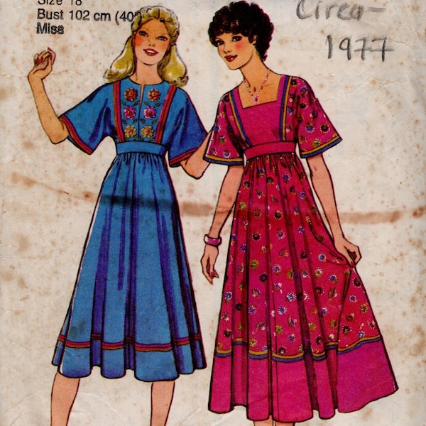 1977 Vintage Sewing Pattern (Bust40″- 102cm) DRESS (2435) Style 1943