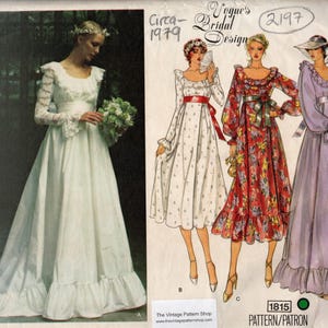 Peut inclure: Patron de couture vintage pour robe de mariée de Vogue's Bridal Design, vers 1979. Le numéro du patron est 2197 et la taille de poitrine est de 82,5 cm. Le patron comprend trois styles de robes différents.