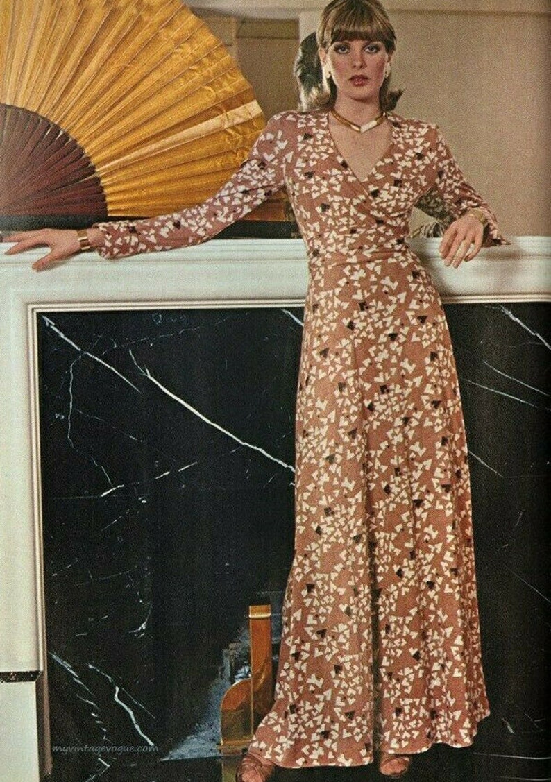 1976 vintage VOGUE Couture Modèle WRAP ROBE B36 1890 Diane Von Furstenberg Vogue 1549 image 7