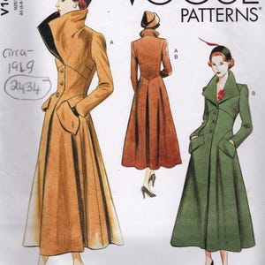 Può includere: Cartamodello Vogue Patterns V1669, circa 1949, con illustrazioni di cappotti lunghi marroni e verdi. Il modello include il testo "ORIGINAL 1949 DESIGN" e "DESSIN ORIGINAL DE 1949".