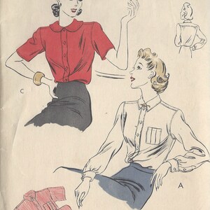 Peut inclure: Un patron de couture vintage pour un chemisier avec un col et une fermeture boutonnée. Le patron est pour les tailles 42 poitrine et 45 hanches. Le patron est de Vogue et porte le numéro 8992-35c.