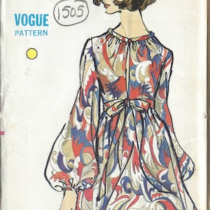 1969 Vintage VOGUE Sewing Pattern DRESS B36 (1505) By Vogue 7675