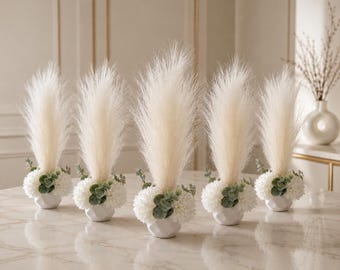 Centre de table en herbe de pampa blanche | Décoration de table de mariage | Arrangement de mini vases | Centre de table pour la douche nuptiale | Décoration événementielle élégante