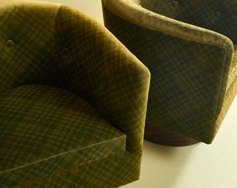 Conjunto personalizado de sillas giratorias de los años 80, transformadas al estilo de los años 60.