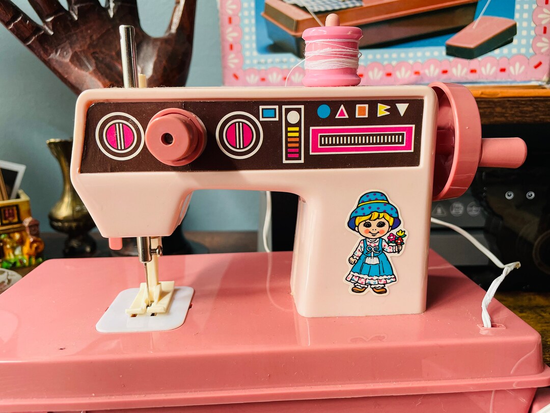 1980s Vintage Childrens Sewing Machine Etsy