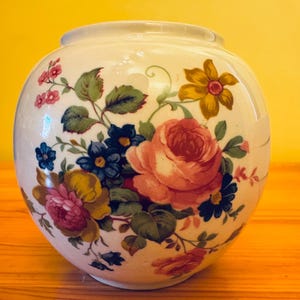 Vintage Sadler England Jar